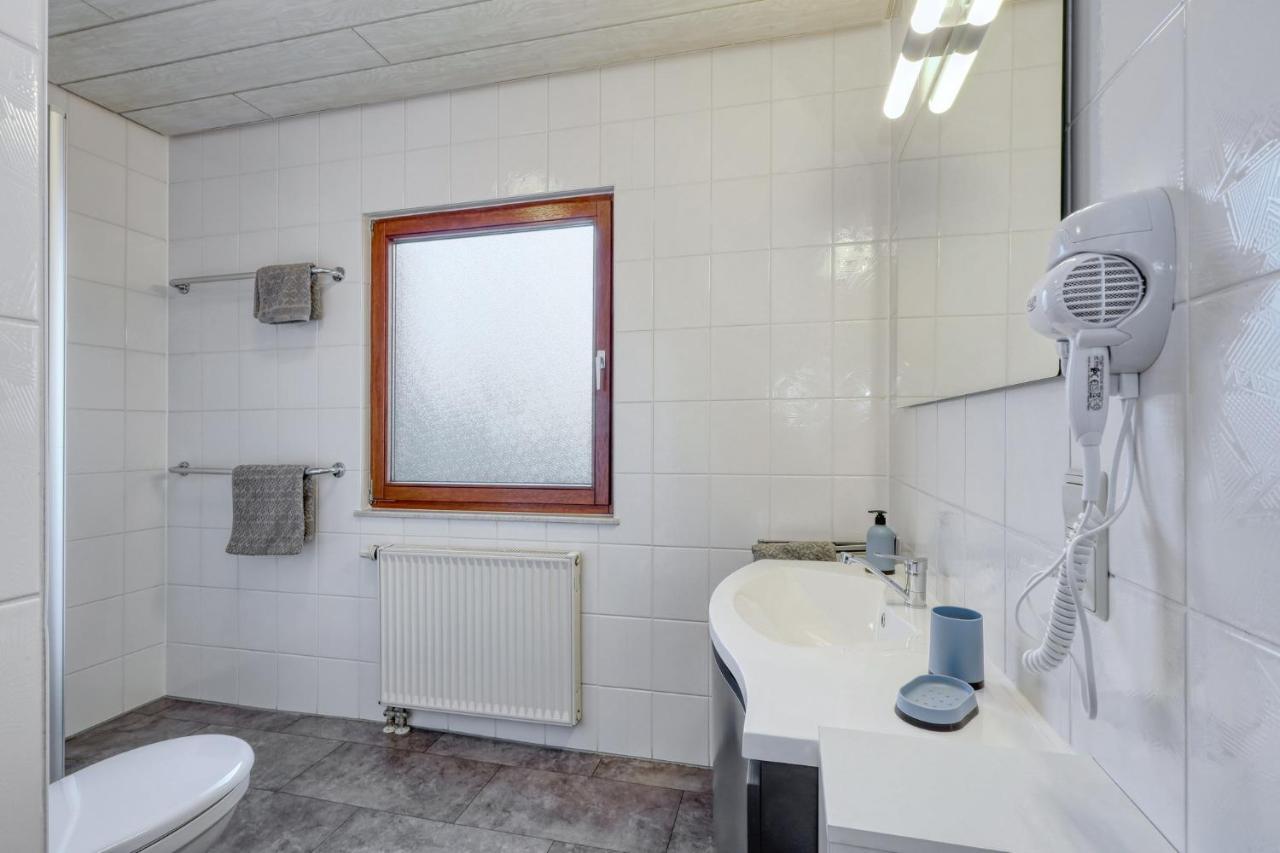 Seepark Kirchheim Ferienhaus Bei Anne Mit Sauna 외부 사진